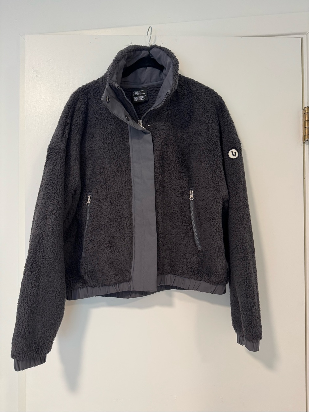 Vuori Charcoal Sherpa Zip-Up Jacket - Picture 6 of 7